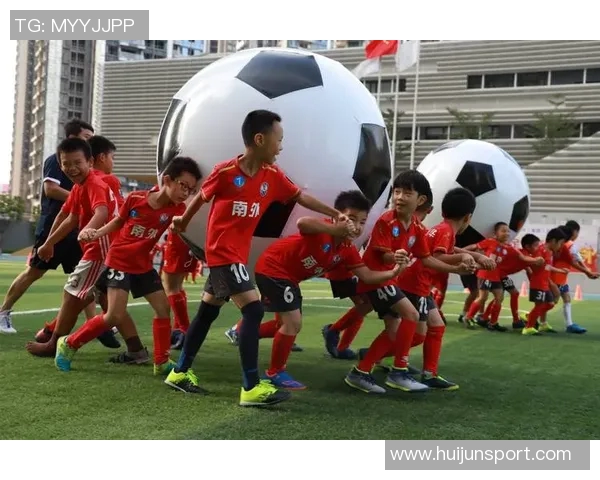 提升青少年足球技能的专业训练学校助力梦想成真