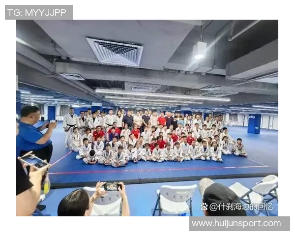 柔道与摔跤的较量：技术与力量的碰撞与对决分析